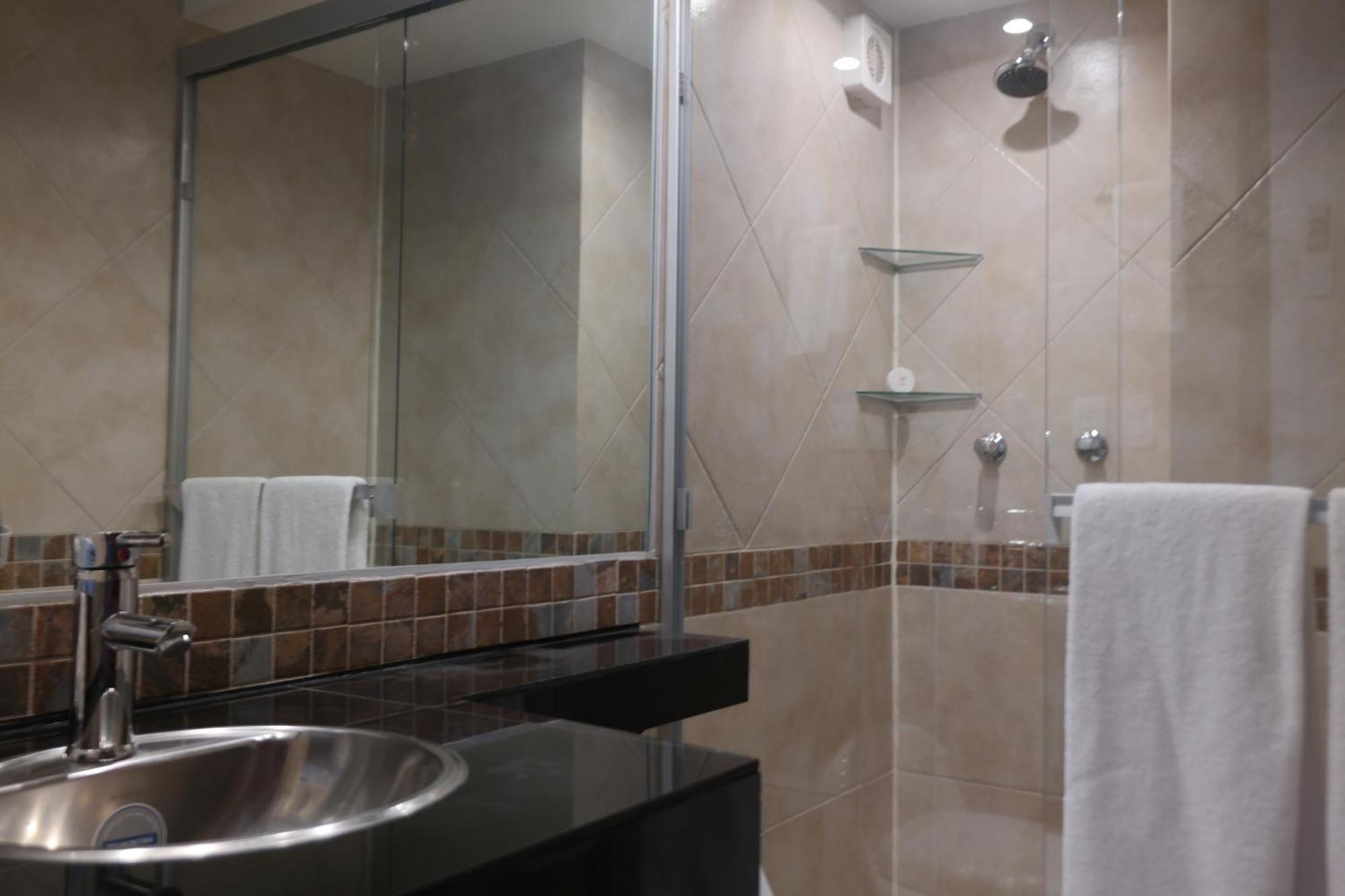 Suites Capri Reforma Angel 380 멕시코 시 객실 사진